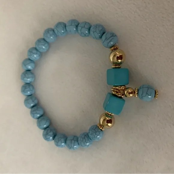 Turquoise Beaded Bracelet with Gold Accents - Picture 5 of 6
